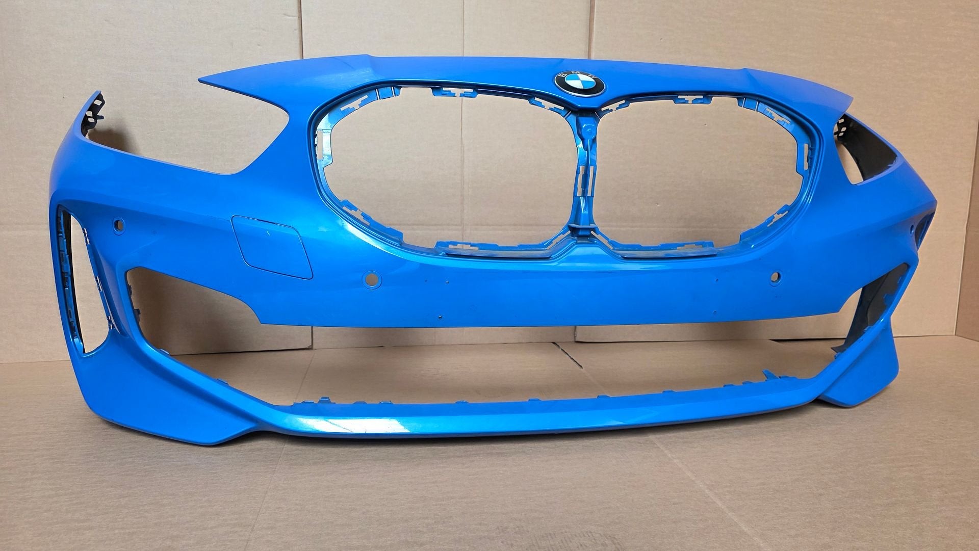 Voorbumper BMW 1 Serie F40 M Pakket 4xPDC 51118070928 Bumper, -, Origine de la pièce connue, Utilisé, Avant