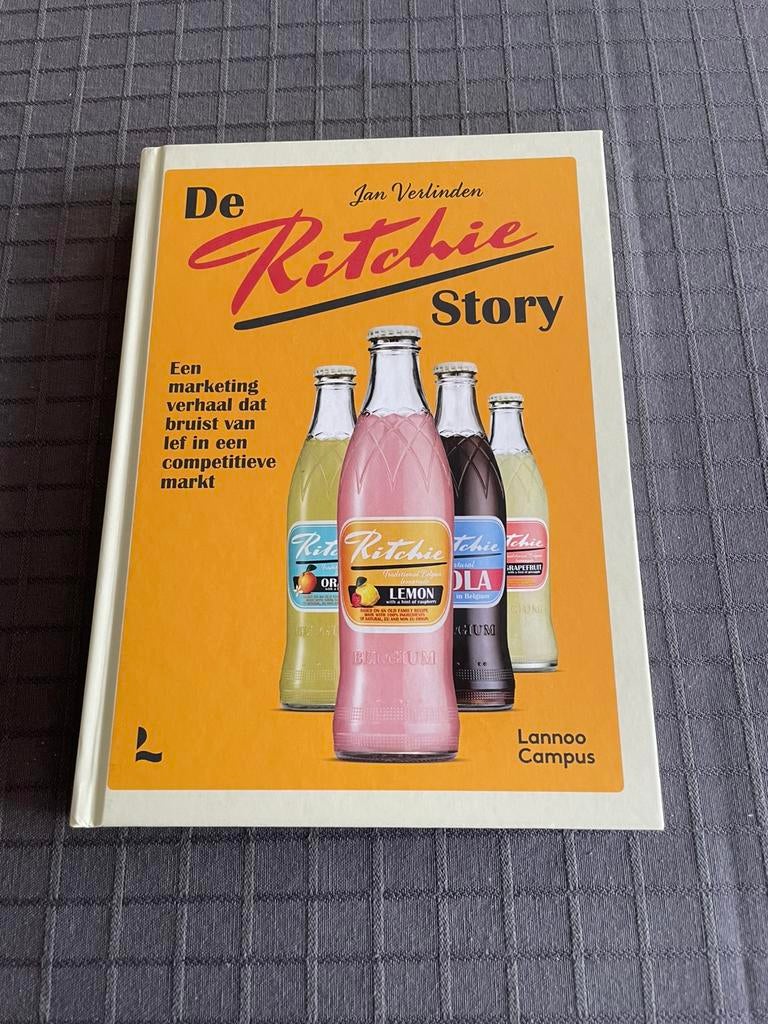 Boek “De Ritchie Story” - Jan Verlinden, Boeken, Ophalen of Verzenden, Nieuw