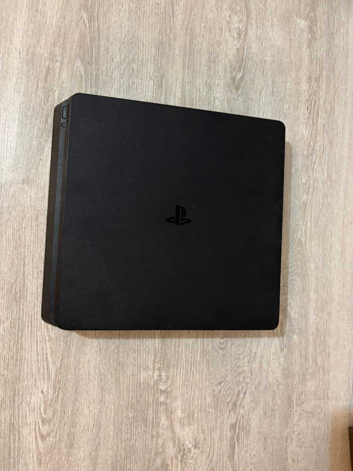 Playstation 4 sans manette et utilisée depuis 4 ans, 500 GB, Sans contrôleur, Enlèvement, Utilisé