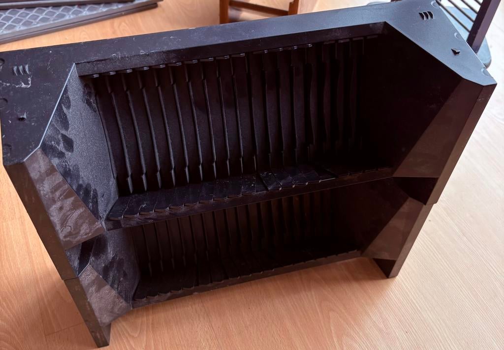 2 supports CD en plastique (compatibles), Enlèvement ou Envoi, 25 à 75 disques, Synthétique, Utilisé