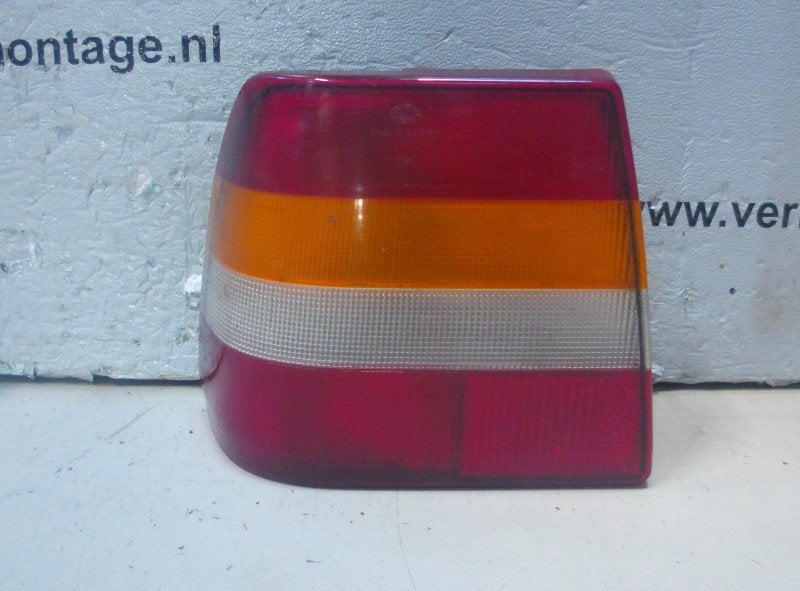 FEU ARRIÈRE GAUCHE Saab 9000 CS (01-1984/12-1998), Saab-de-info@saabgroup.com, Marienbergstraße  96
90411  Nürnberg, DE, Utilisé