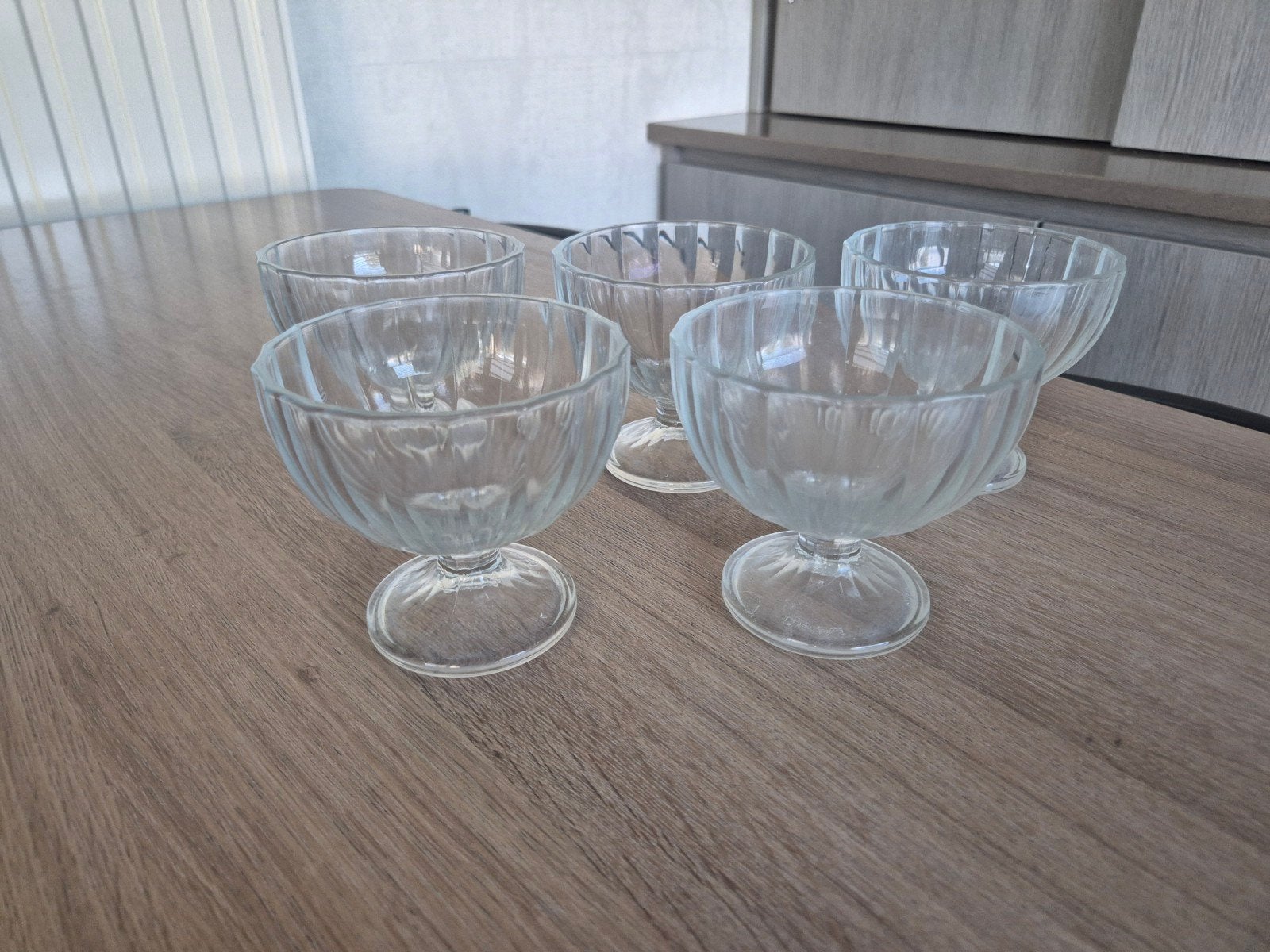 5 glazen ijscoupes / dessertschaaltjes op voet, Collections, Enlèvement, Utilisé, Autres types