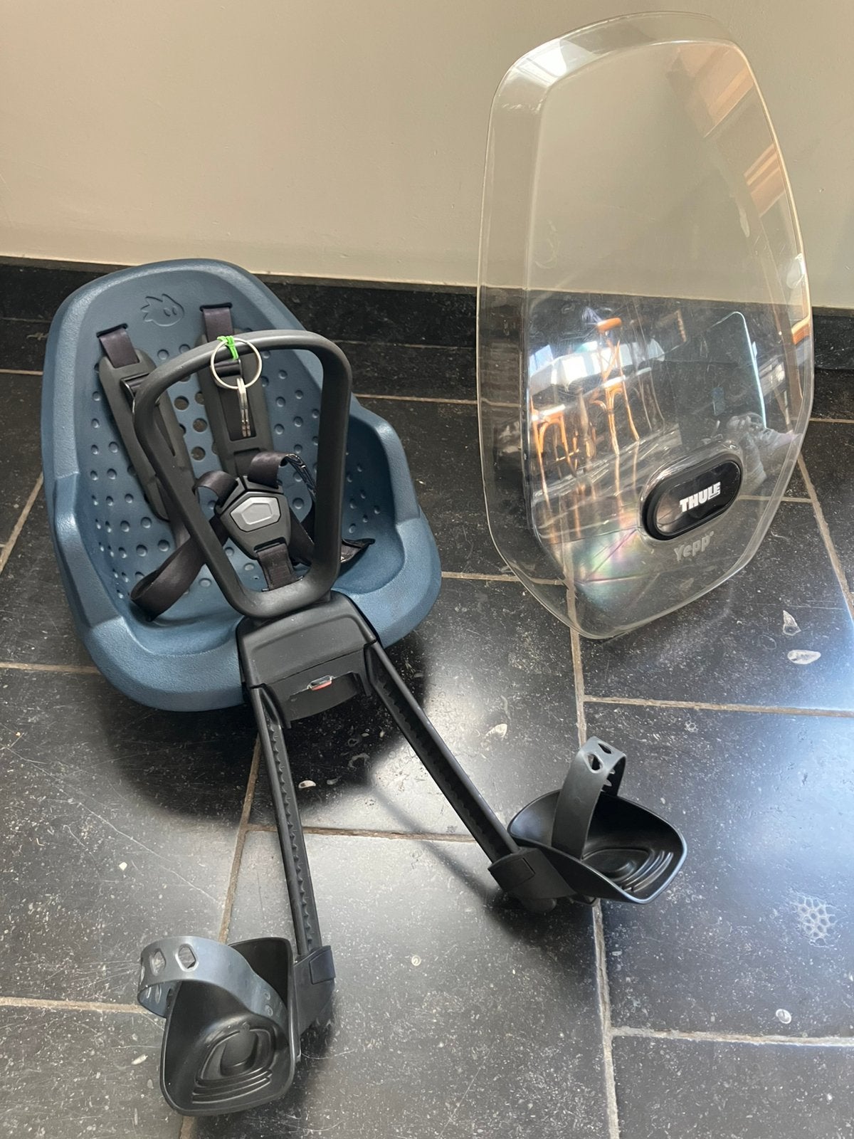 Fietsstoeltje Thule Yepp Mini en windscherm Thule, Fietsen en Brommers, Ophalen, Voorzitje, 0 t/m 13 kg, Gebruikt