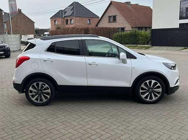 Opel Mokka X 1.4 Turbo, Auto's, MokkaX, 102 kW, https://public.car-pass.be/vhr/330e2dfa-6bd6-4351-8b27-dd6a2f02d5af, Wit
