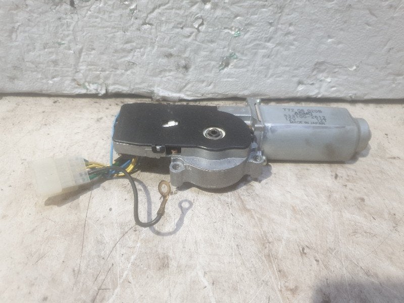 MOTEUR VITRE TOIT OUVRANT ELECTRIQUE Xedos 6 (833100-2612), Hitdorfer Straße 73
51371  Leverkusen, DE, Mazda, Utilisé, Info@mazda.de