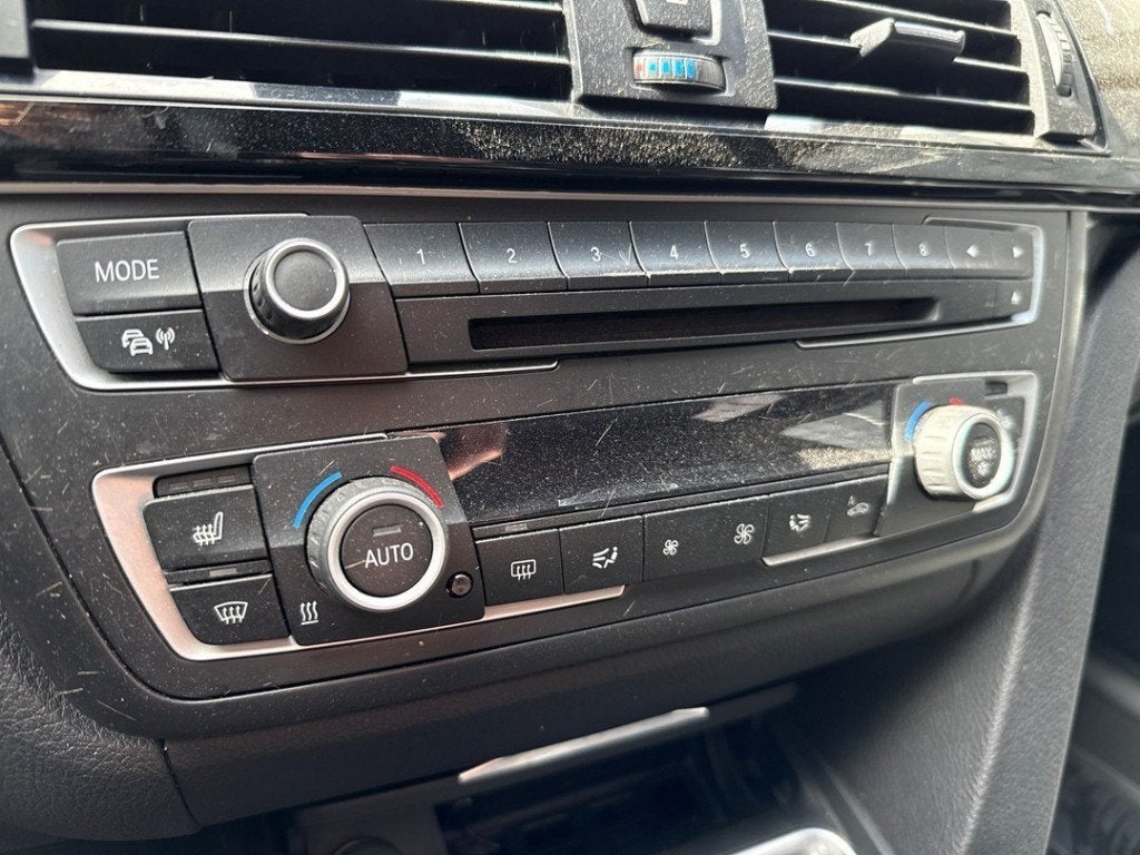 PANNEAU DE COMMANDE AIR CONDITIONNE BMW 3 serie (F30), Utilisé, BMW, Petuelring 130
80809  München, DE, Bayerische Motoren Werke AG