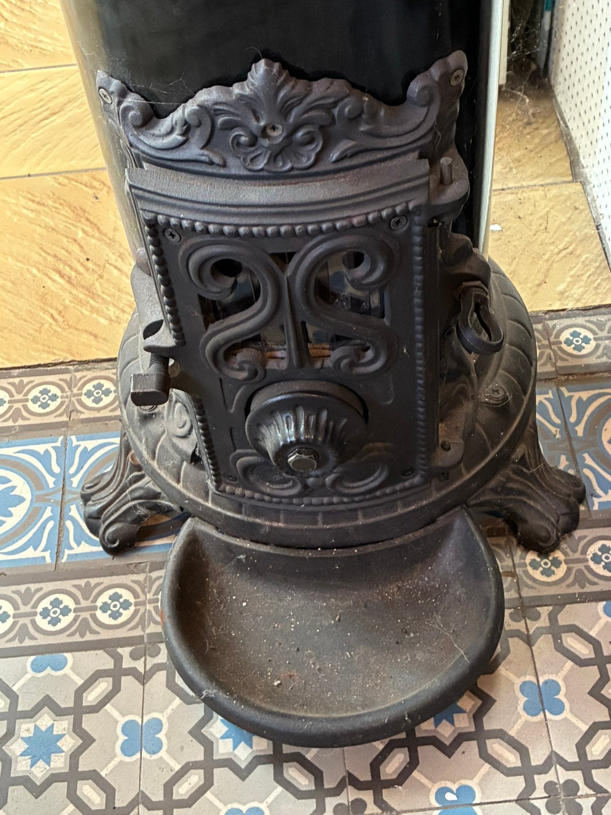 Petit Godin hout- en kolenkachel, Ophalen, Zo goed als nieuw, Hout, Allesbrander