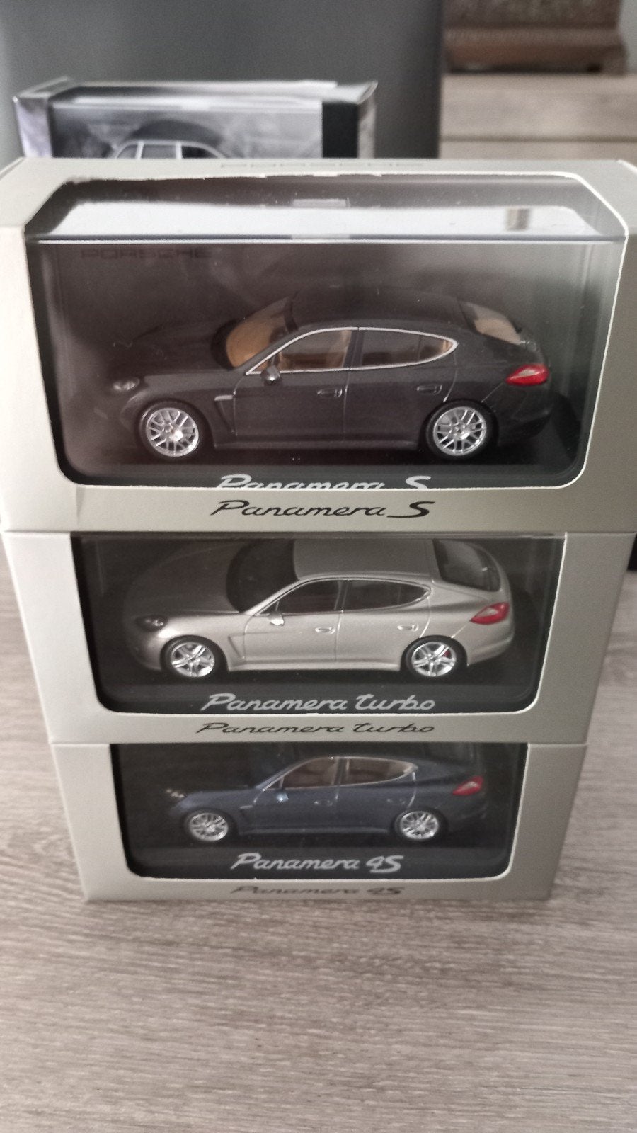 Minichamps Porsche Panamera Set van 3 (Dealer-Edition 1:43), Ophalen, MiniChamps