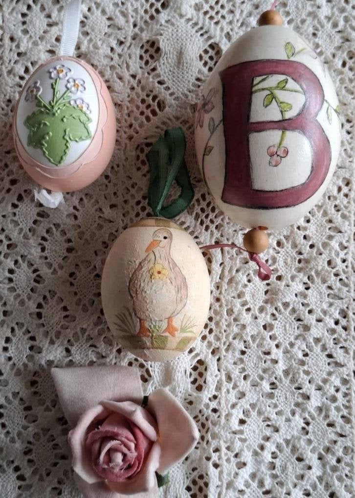 3 handbeschilderde echte eieren , B, gans en bloemen, PASEN, Gebruikt, -, -, Ophalen of Verzenden