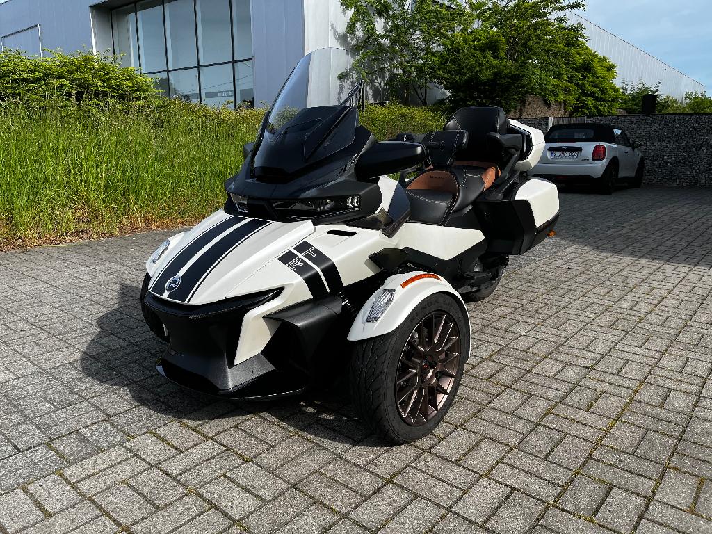 Can-Am Spyder RT Sea-to-Sky // FULL OPTION!, Plus de 35 kW, 3 cylindres, 1330 cm³