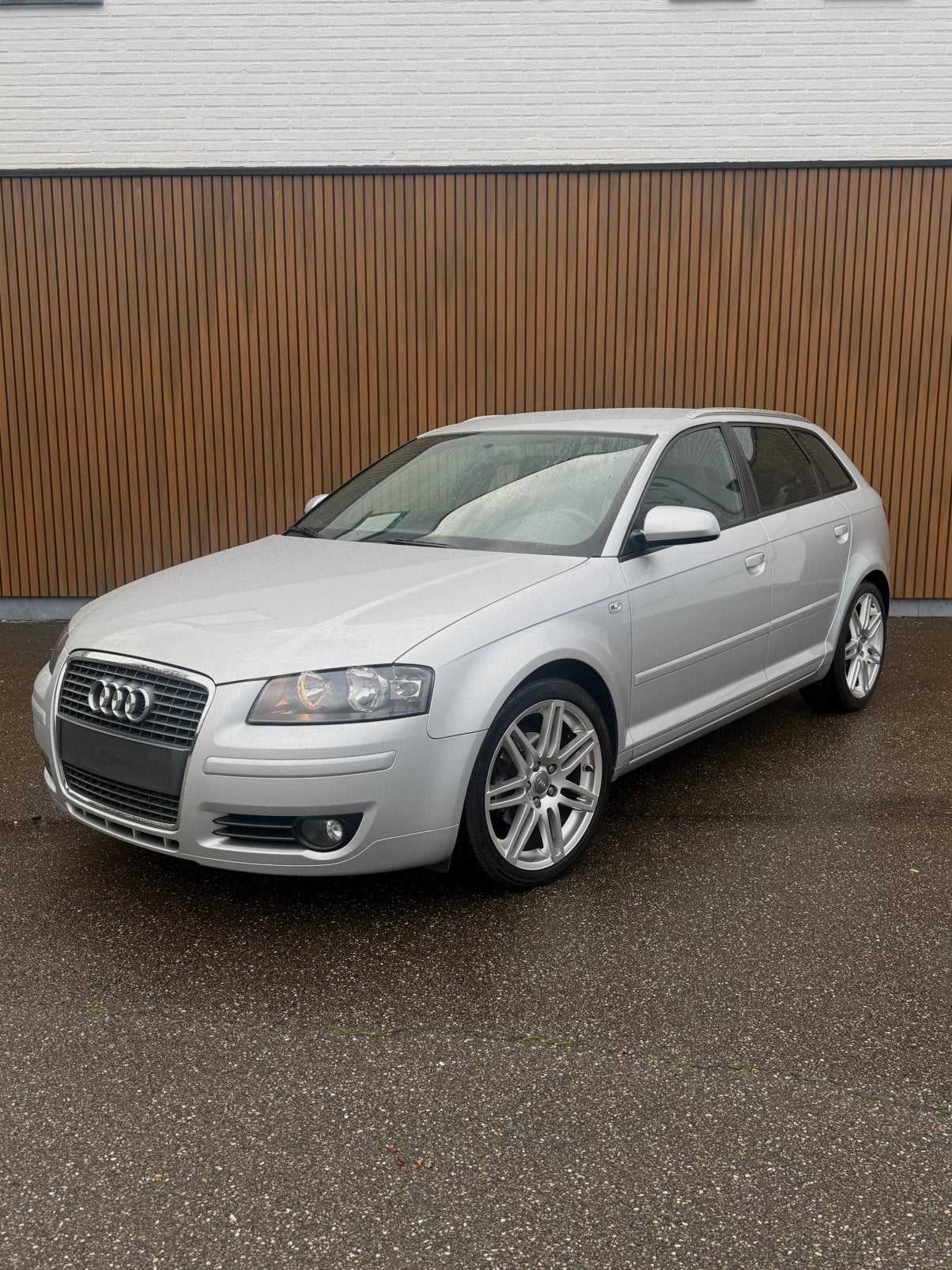 AUDI A3 - EXCLUSIVE - CRUISE - AUX - GARANTIE, Auto's, Dealer onderhouden, Bedrijf, 5 deurs, 1896 cc