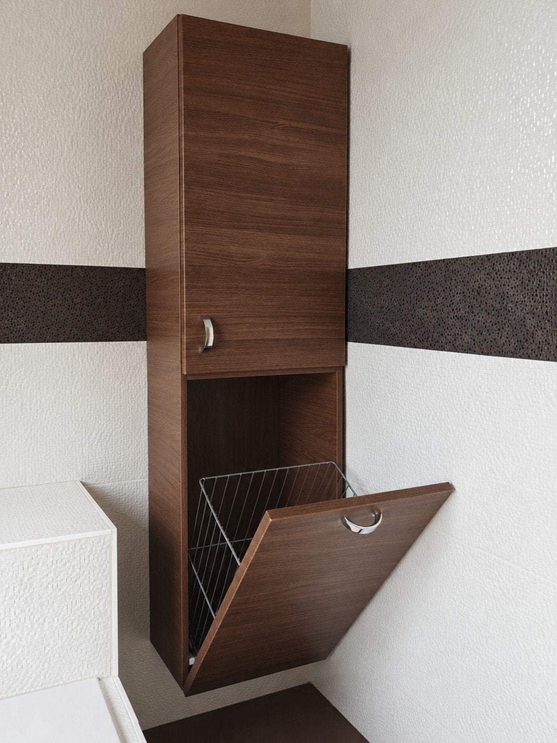 Cabine de salle de bain avec panier à linge, Enlèvement