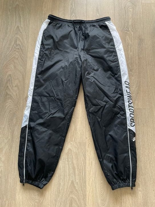Nike Trainingsbroek – Maat L - 0 keer aangedaan, Maat 52/54 (L), Zwart, Nieuw, Ophalen of Verzenden
