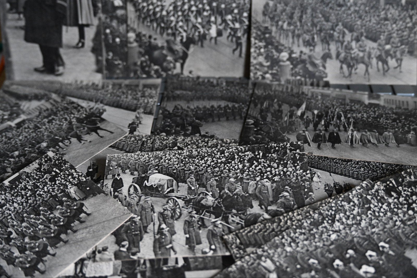 20 postkaart begrafenis koning Albert I 22/02/1934, Verzamelen, Verzenden