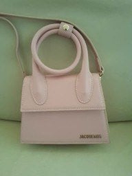 Sac à main dame Jacquemus (20x15cm) neuf 45€, Enlèvement, Neuf, Rose, Sac à main