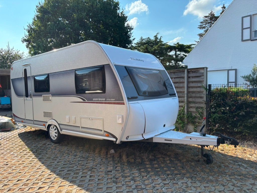 Hobby Ontour 470 KMF (stapelbed) bj 2016, 4 à 5 mètres, Hobby, Lit transversal, Particulier