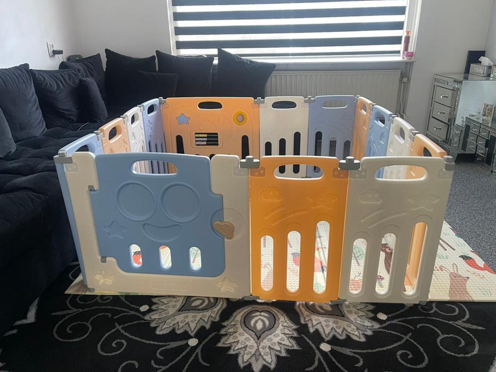 Grand bac de sol pour bébé, boîte de jeu avec tapis de jeu, Enlèvement ou Envoi, Comme neuf, Carré, Tapis de parc