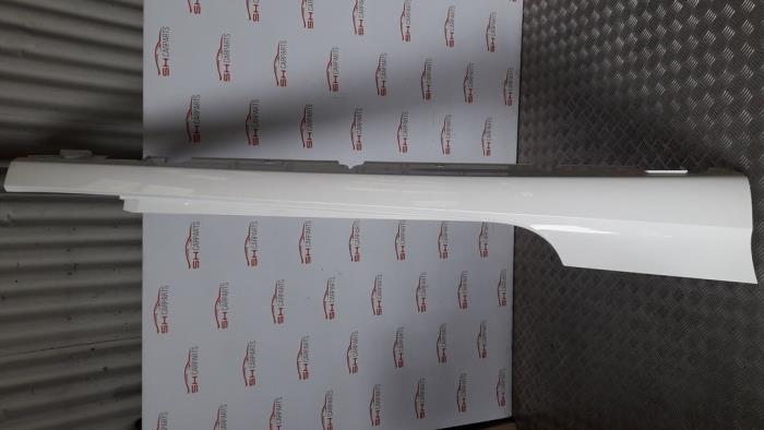 Zijskirt rechts van een Mercedes C-Klasse (149), Gebruikt, -, Ophalen of Verzenden, -