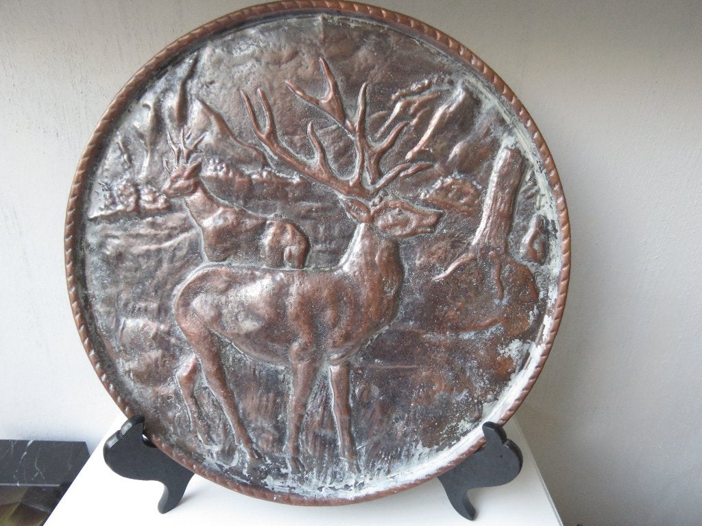 Bol mural en cuivre, bas-relief en cerf, Antiquités & Art, Enlèvement ou Envoi