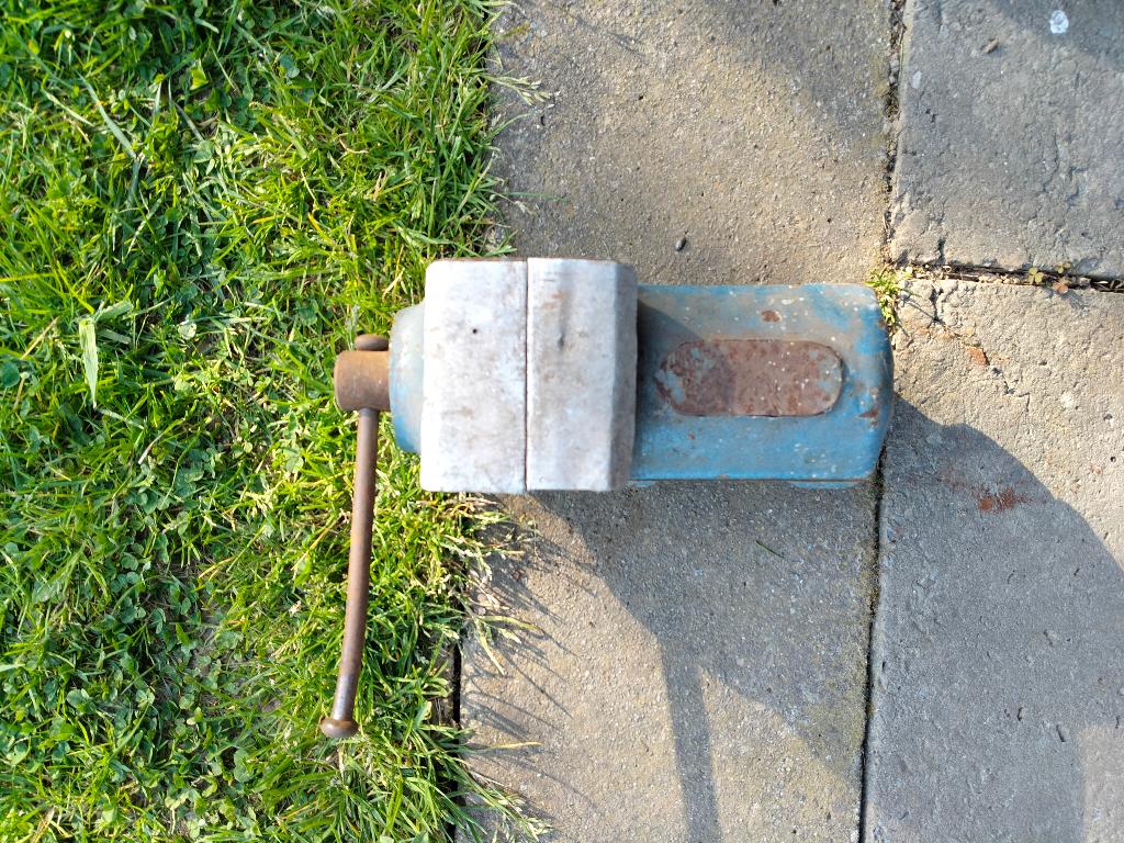 Étau, Bricolage & Construction, Enlèvement, Utilisé