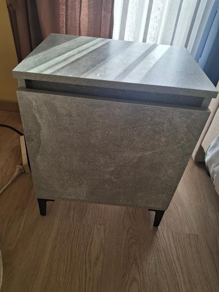 Modern nachtkastje, Ophalen, Zo goed als nieuw, 45 tot 65 cm, Minder dan 55 cm