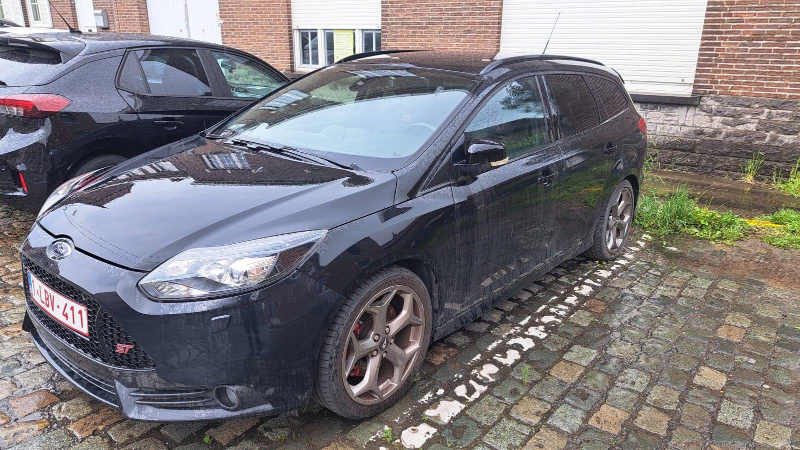 Ford focus St 2.0 Benzine 245pks 195.000 Km export, Focus, Particulier, Te koop, Benzine
