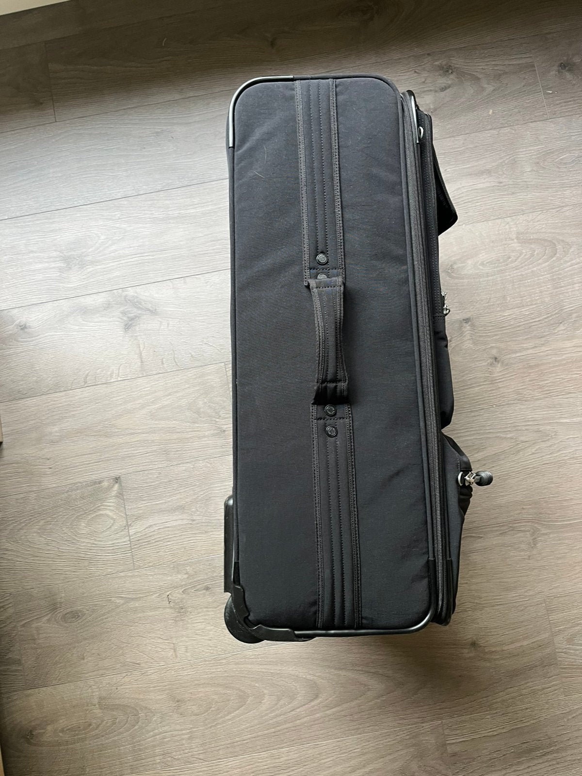 Zwarte valies Hedgren - 70x50x30 cm - 105 L, Handtassen en Accessoires, Koffers, 45 tot 55 cm, Ophalen of Verzenden, Zo goed als nieuw