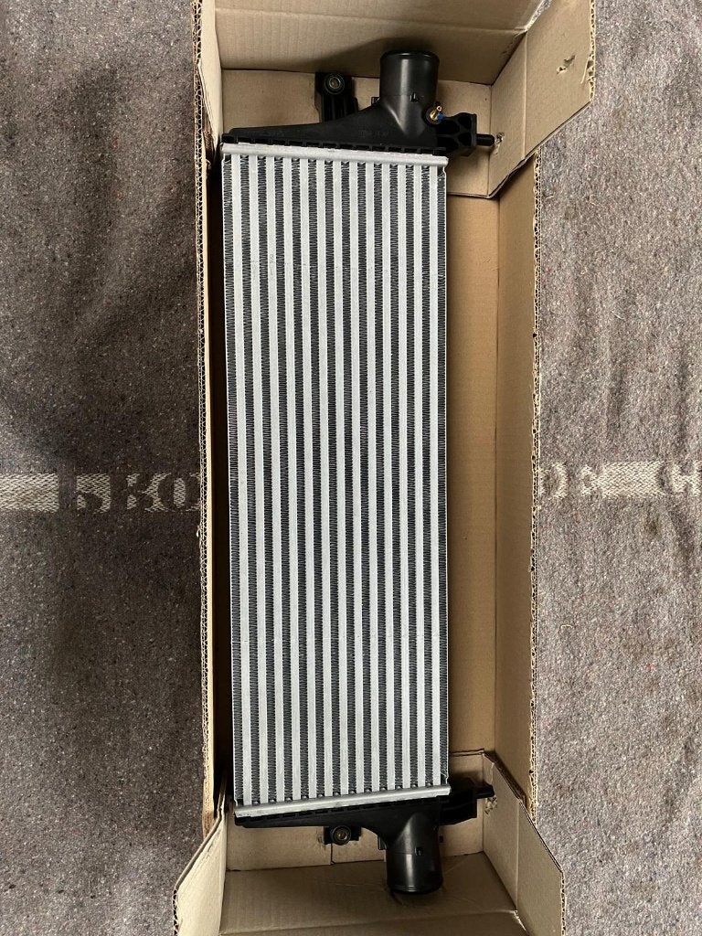 Toyota Hilux VIII Intercooler, Ophalen, Voor, Nieuw, Toyota