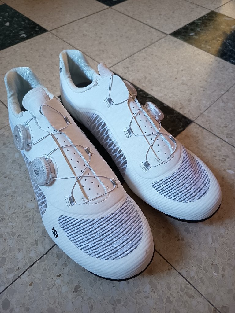 Chaussures vélo route carbone Sidebike - Taille 43 Neuves, Vélos & Vélomoteurs, Femmes, Enlèvement ou Envoi, Chaussures, Neuf