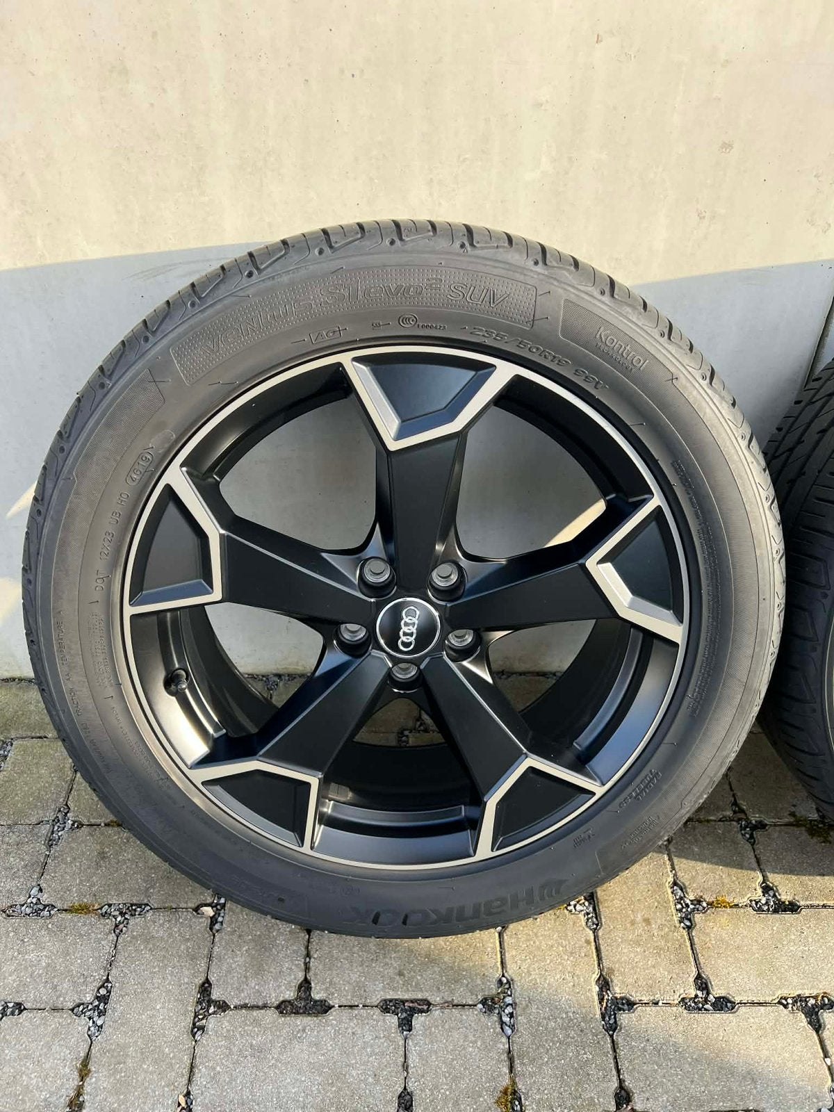 AUDI Q3 S LINE ZOMERSET 235/50/R19 HANKOOK, Auto-onderdelen, Banden en Velgen, Gebruikt, Banden en Velgen, 235 mm, Personenwagen