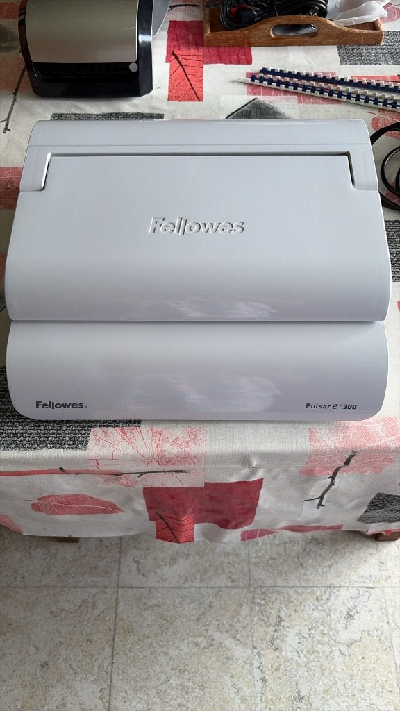 Relieuse Fellowes - 170 euros, Divers, Accessoires de bureau, Enlèvement ou Envoi, Comme neuf