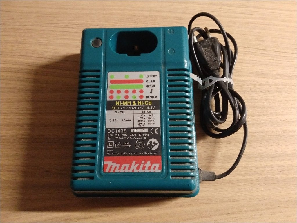 Chargeur rapide Makita., Enlèvement, Comme neuf