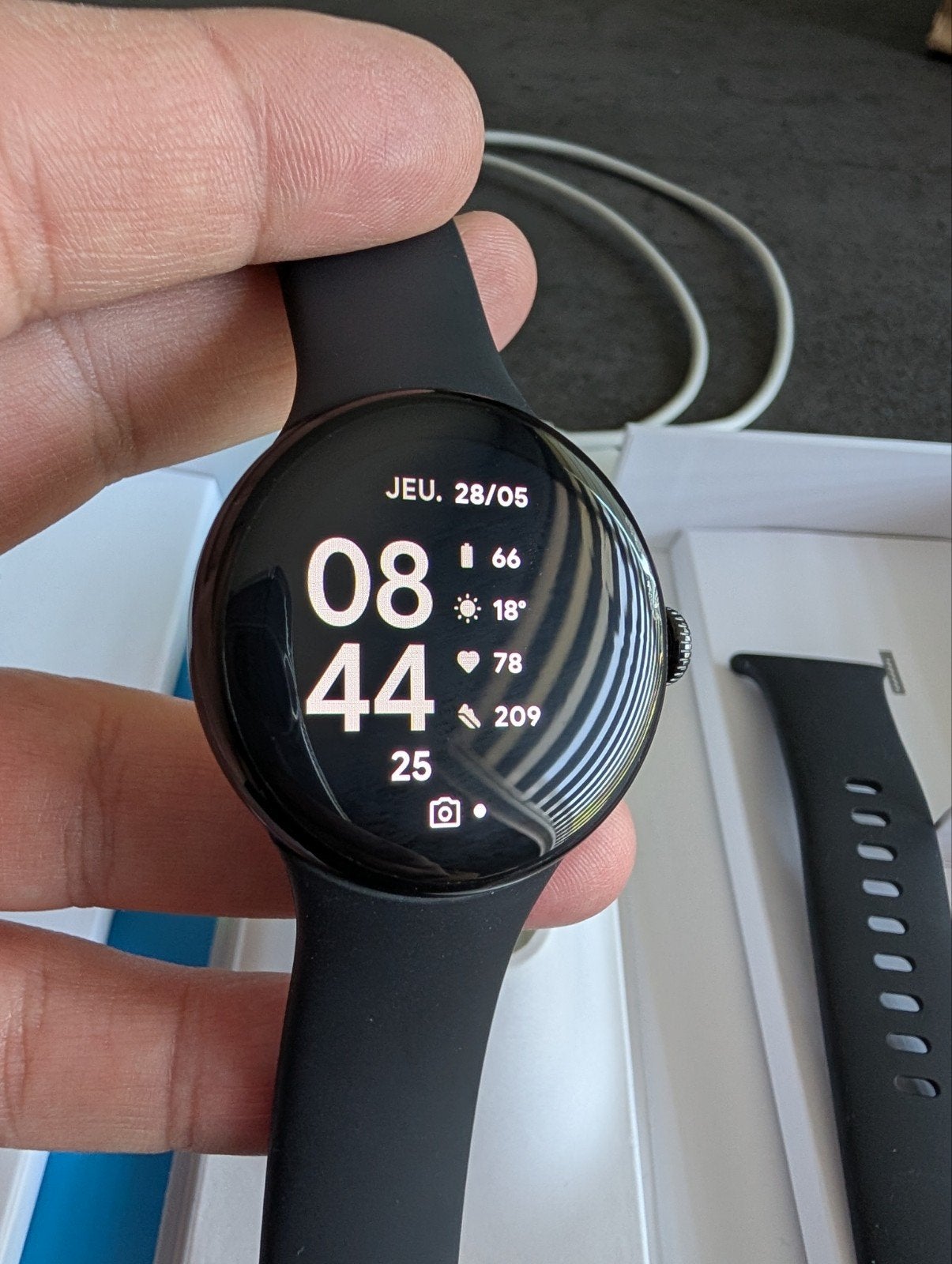 Google Pixel Watch 2 noire à vendre, Étanche, Google, Comme neuf, Enlèvement