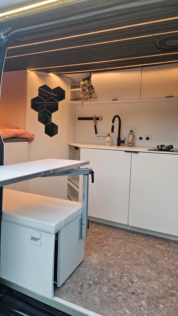 Off grid camper, Caravans en Kamperen, Mobilhomes, Particulier, Douche, Ophalen of Verzenden