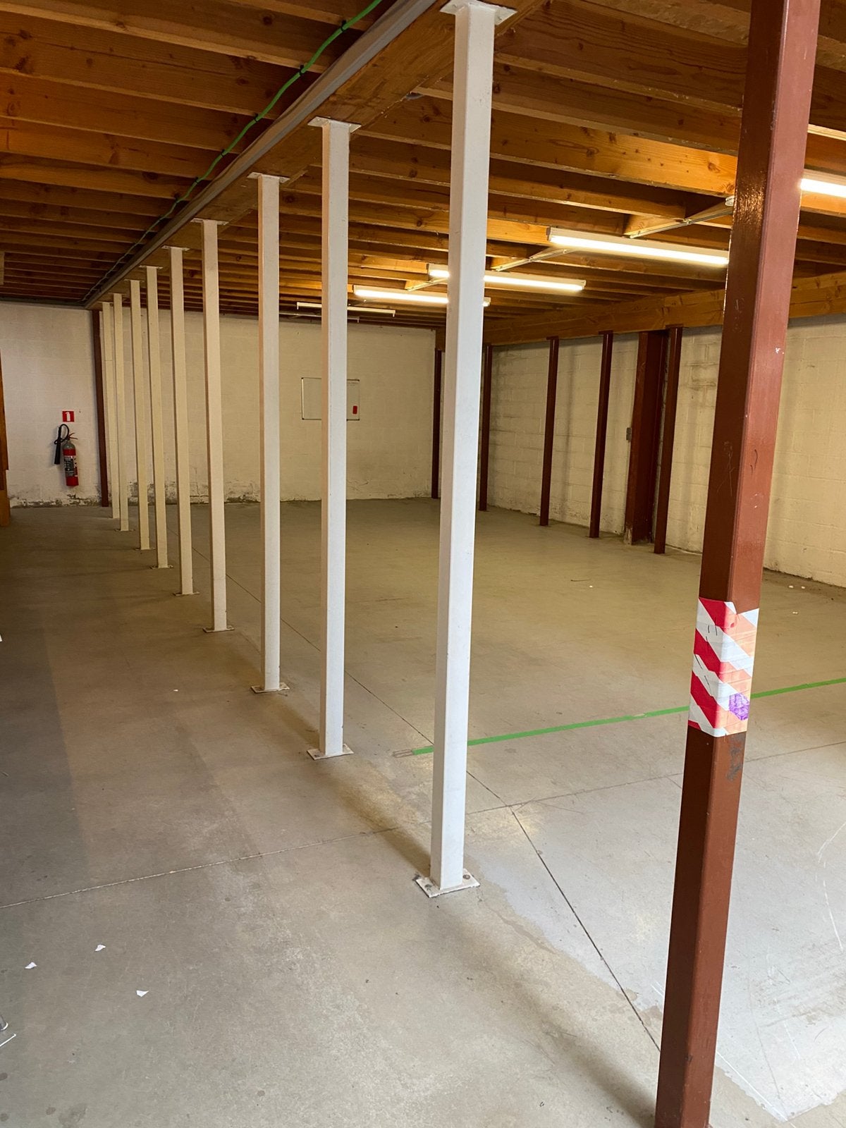 A vendre poutres en bois, Bricolage & Construction, Enlèvement, Comme neuf, Pin, Poutre
