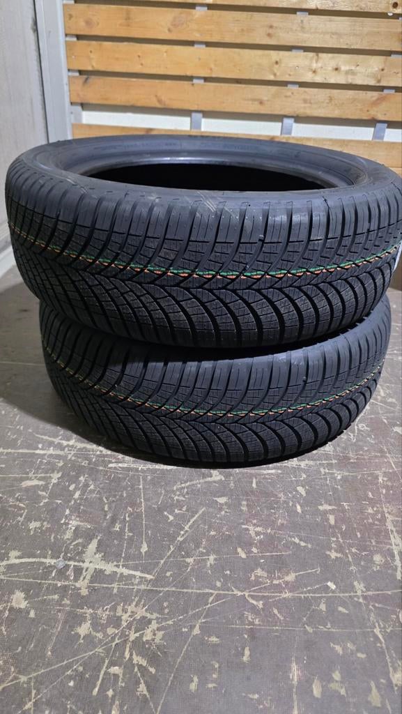 2 pneu neuf  goodyear 4 saison  225/55/r19 99 v, Enlèvement