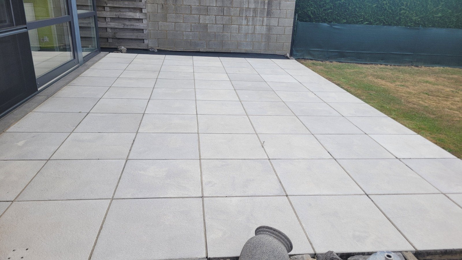 a donner 77 dalles béton gris nuancé, Enlèvement