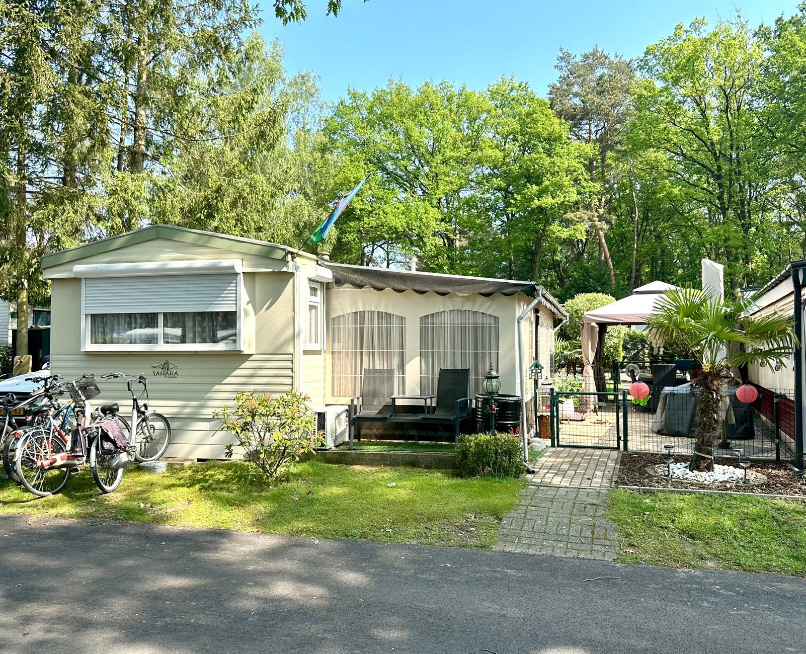 Te koop Stacaravan Maasmechelen Camping kikmolen