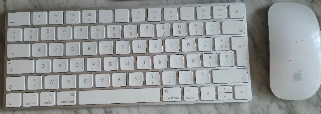 Clavier + souris originaux Apple, Informatique & Logiciels, Claviers, Enlèvement ou Envoi, Azerty, Comme neuf, Apple