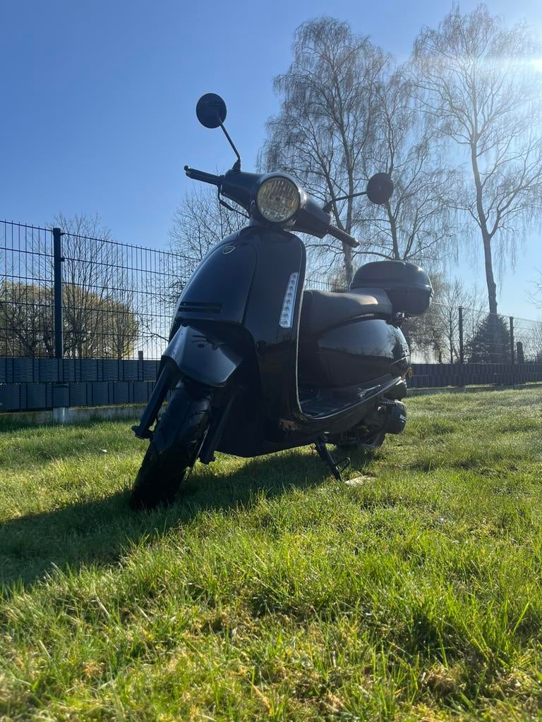 Neco Borgia scooter 125cc, Fietsen en Brommers, Gebruikt, Benzine, Ophalen, Overige merken