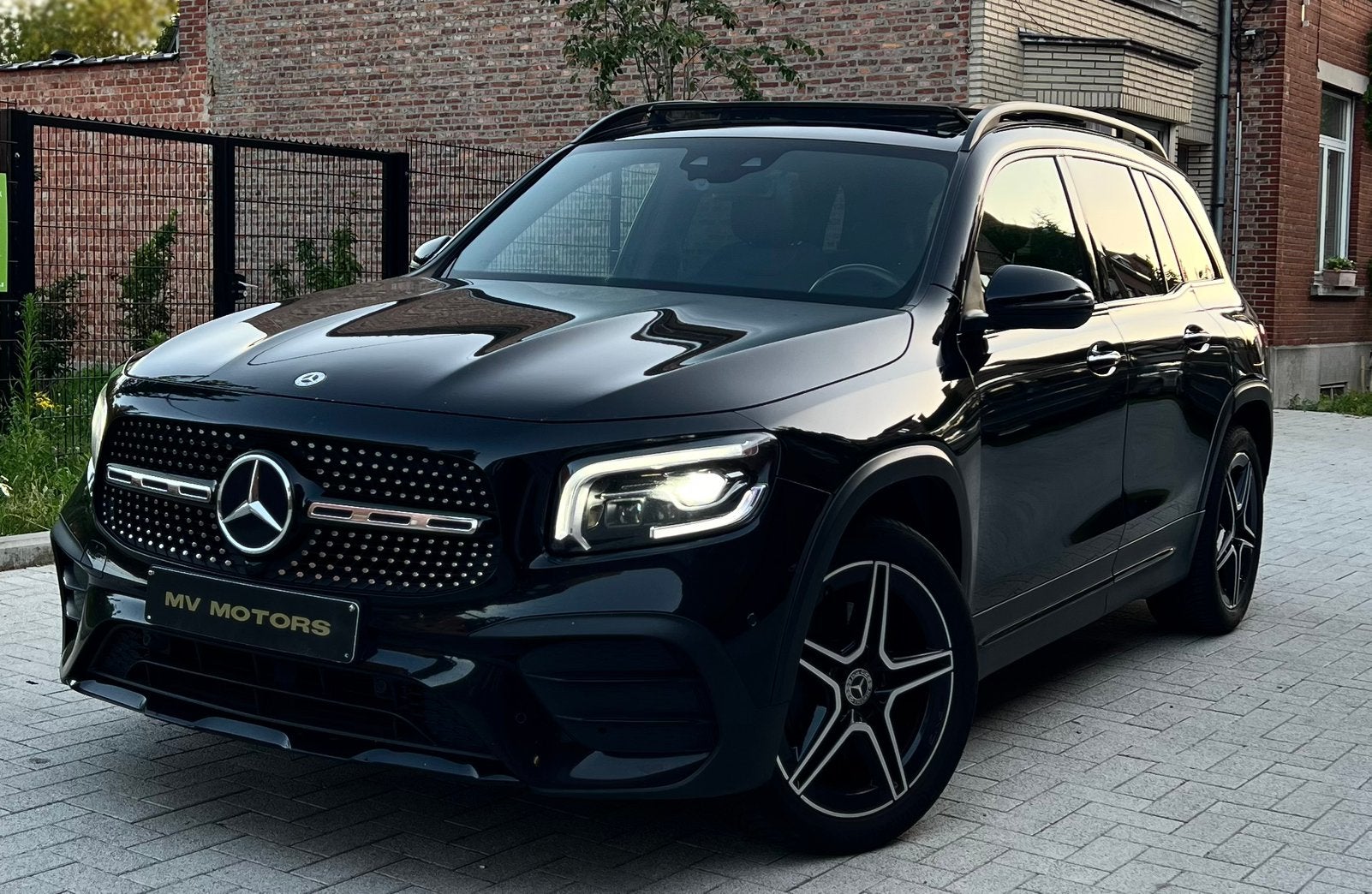 2021 Mercedes-Benz GLB-Class SUV  AMG Line, GLB 200 D 150 PK, Automaat, Zwart, Bedrijf, Diesel
