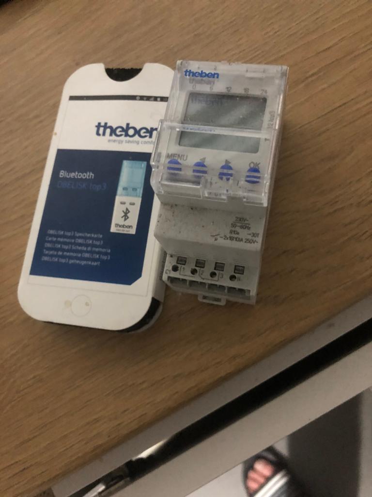 Horloge programmable theben TR612 top3, Bricolage & Construction, Thermostats, Enlèvement, Neuf