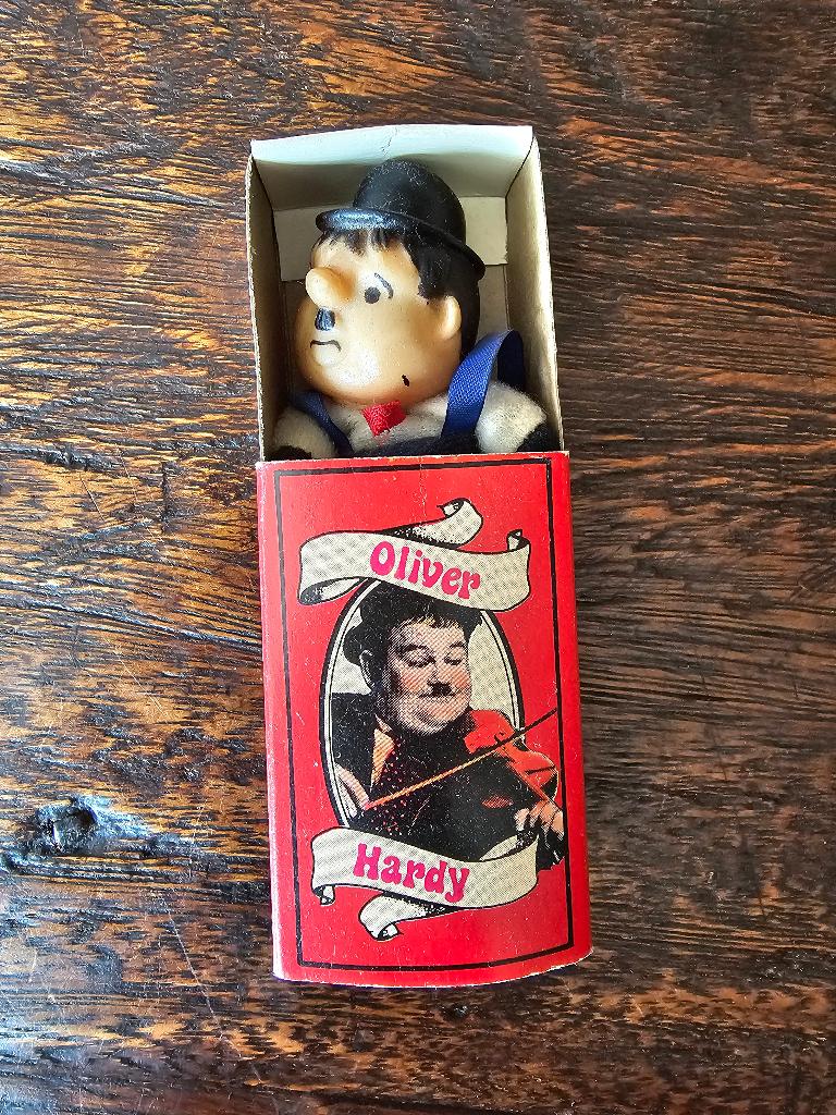 Laurel en Hardy,  Oliver - Hardy poppetje met doosje, Ophalen of Verzenden, Zo goed als nieuw
