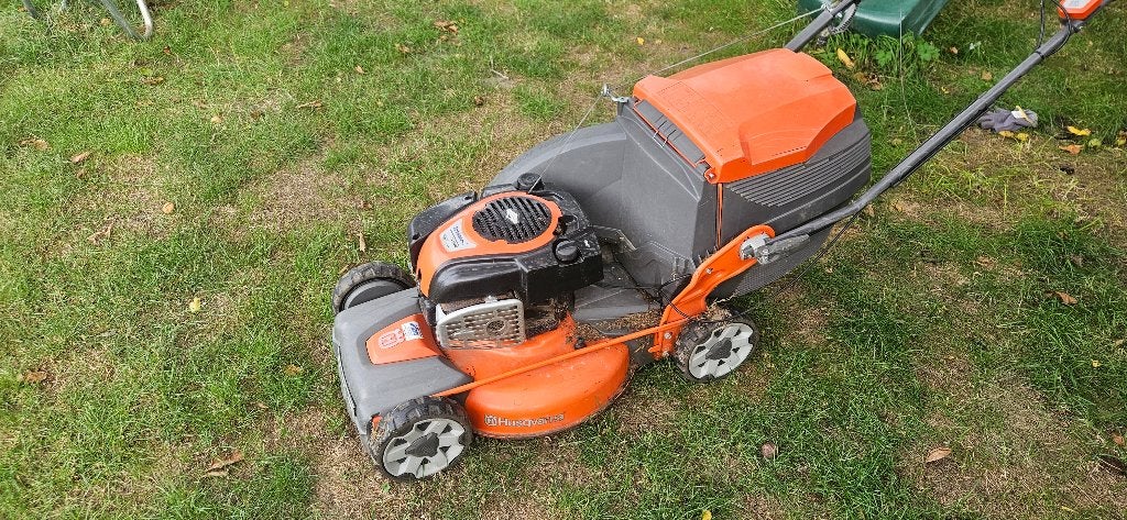 Tondeuse Husqvarna, Jardin & Terrasse, Enlèvement, Utilisé, Tondeuses à gazon à essence, Bac de ramassage