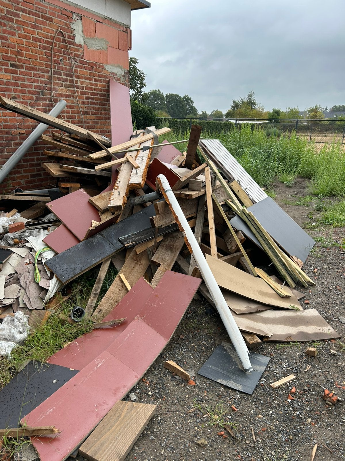 Verschillende soorten hout afval, Ophalen, Gebruikt