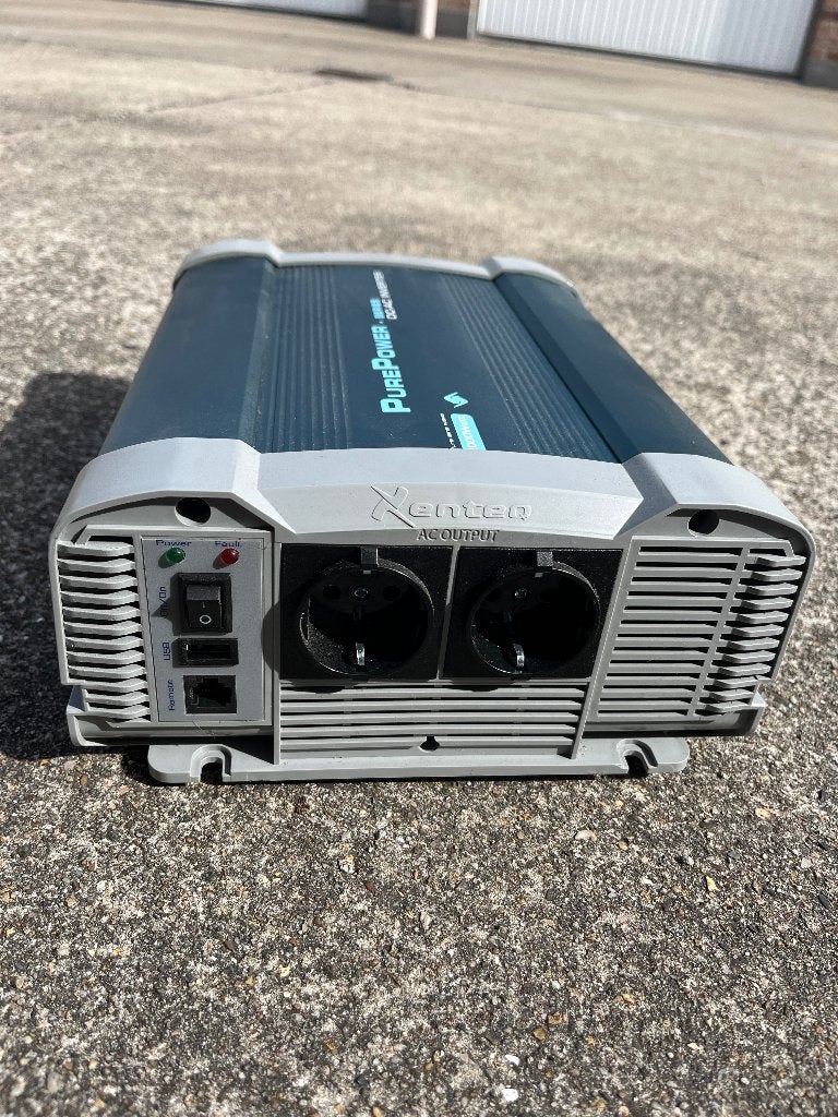 Xenteq 24v/220v omvormer zuivere sinus 2000w, Ophalen of Verzenden, Gebruikt, Accu's en Accessoires