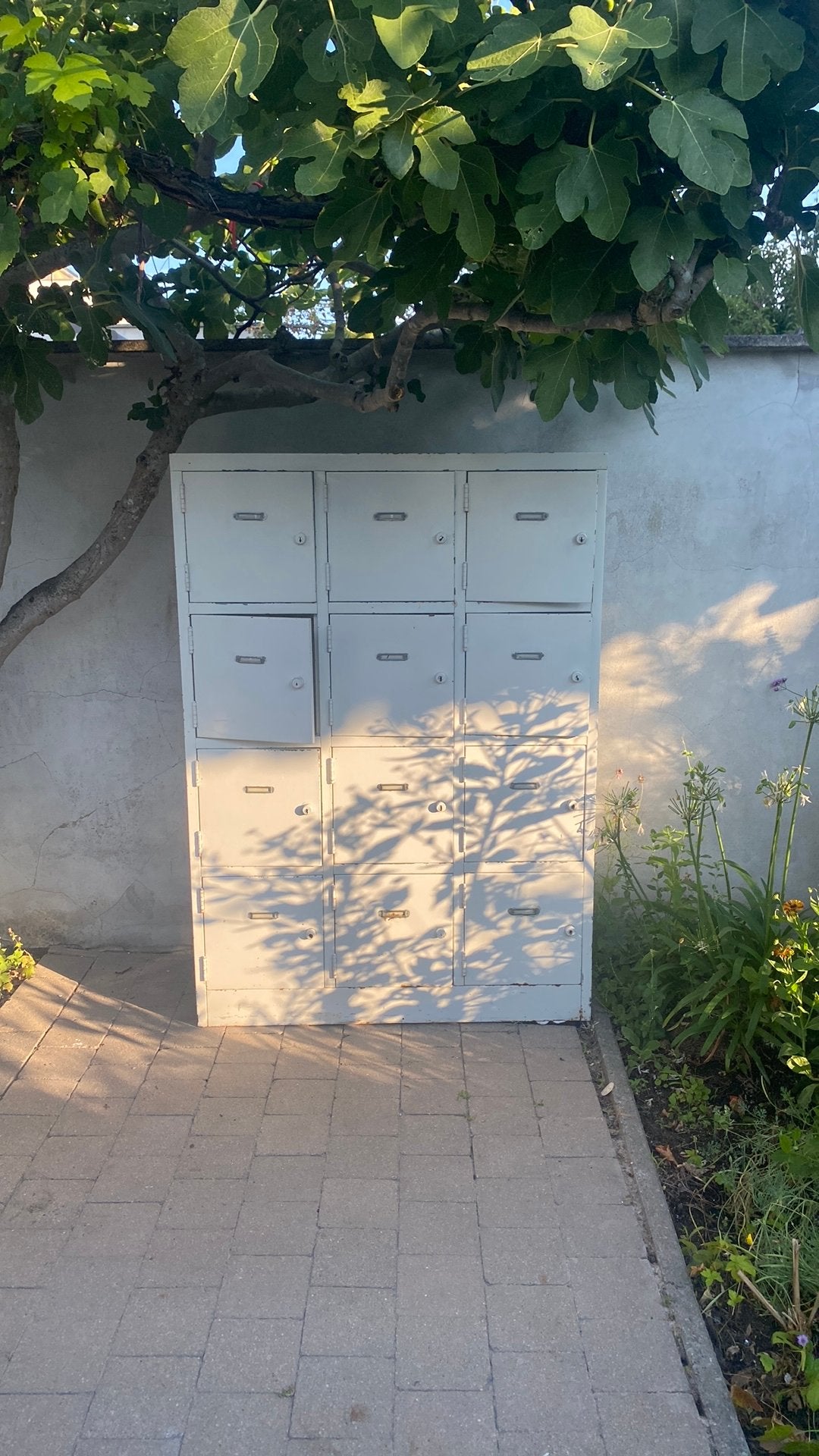 Kast locker, Enlèvement, Utilisé