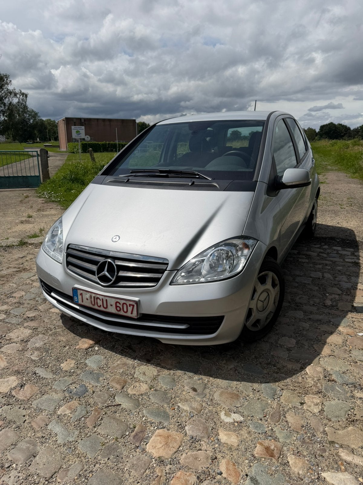 Mercedes a150 automaat en 78.000km!!, Auto's, Mercedes-Benz, Stof, 1498 cc, Zwart, Mistlampen