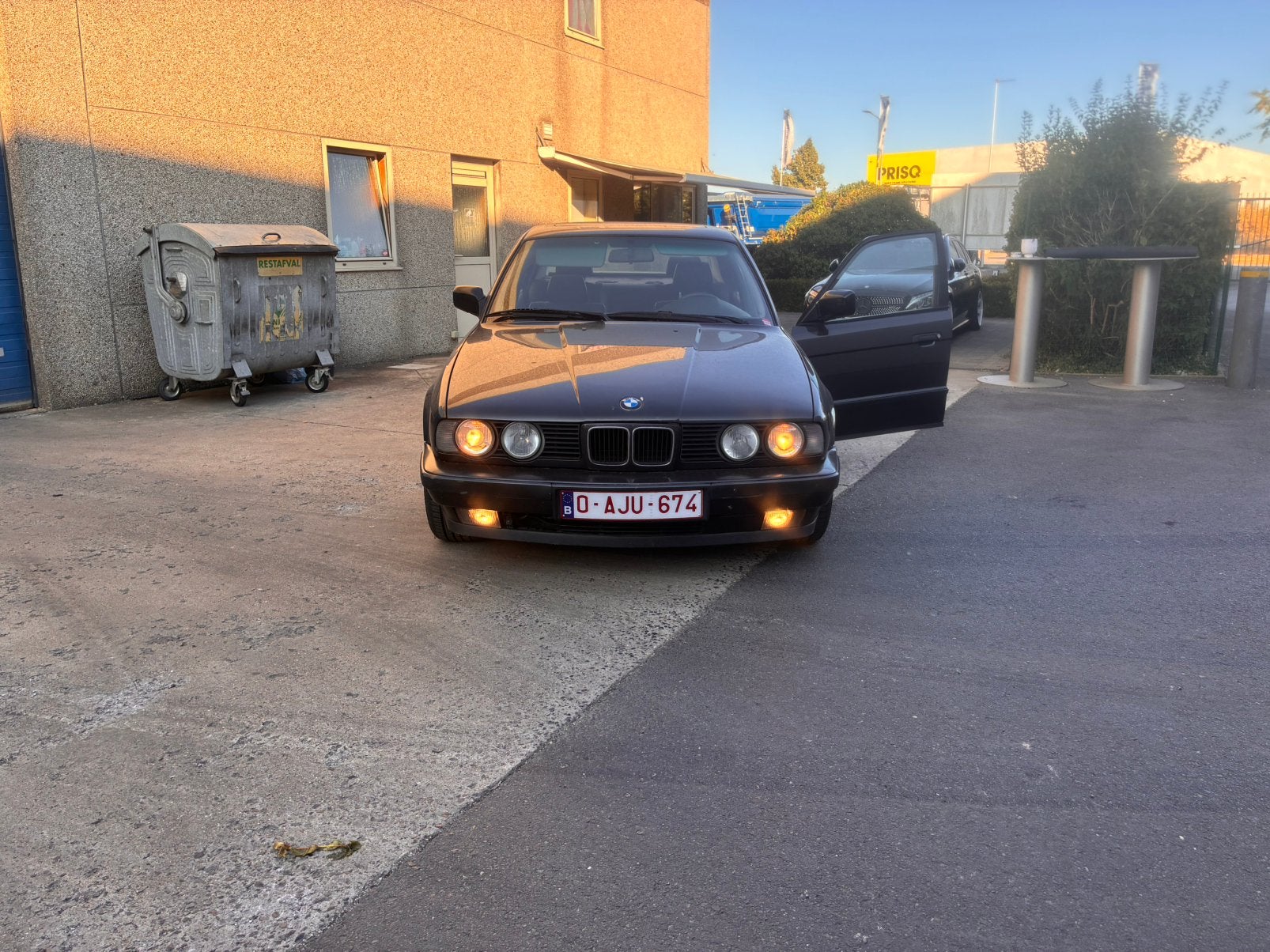 Bmw e34 525i 1990, Auto's, BMW, Achterwielaandrijving, Zwart, Zwart, Handgeschakeld