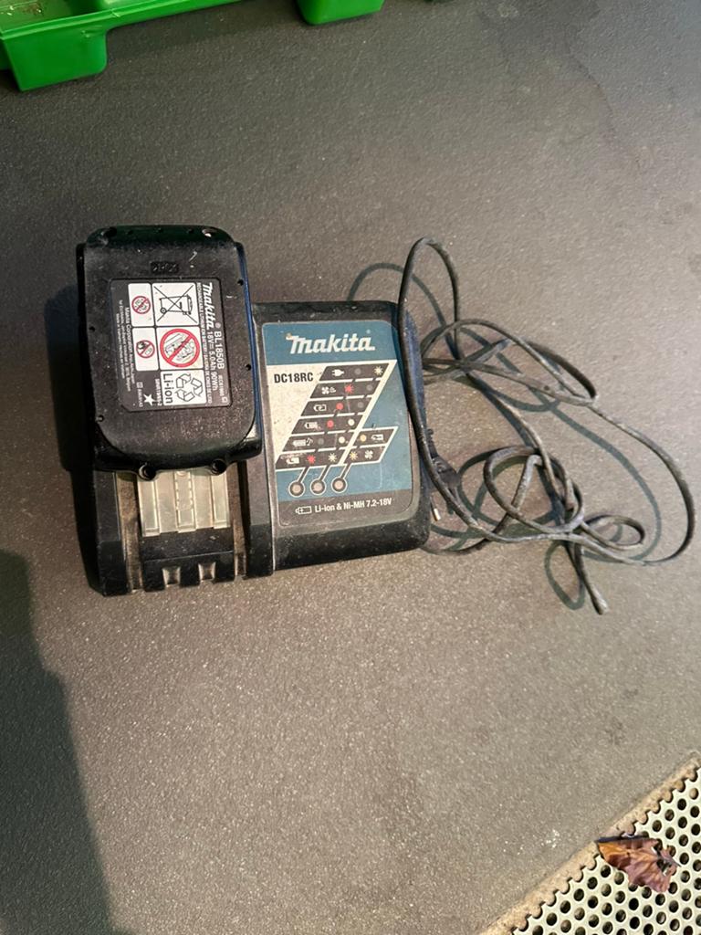 Makita batterij + oplader, Ophalen, Gebruikt